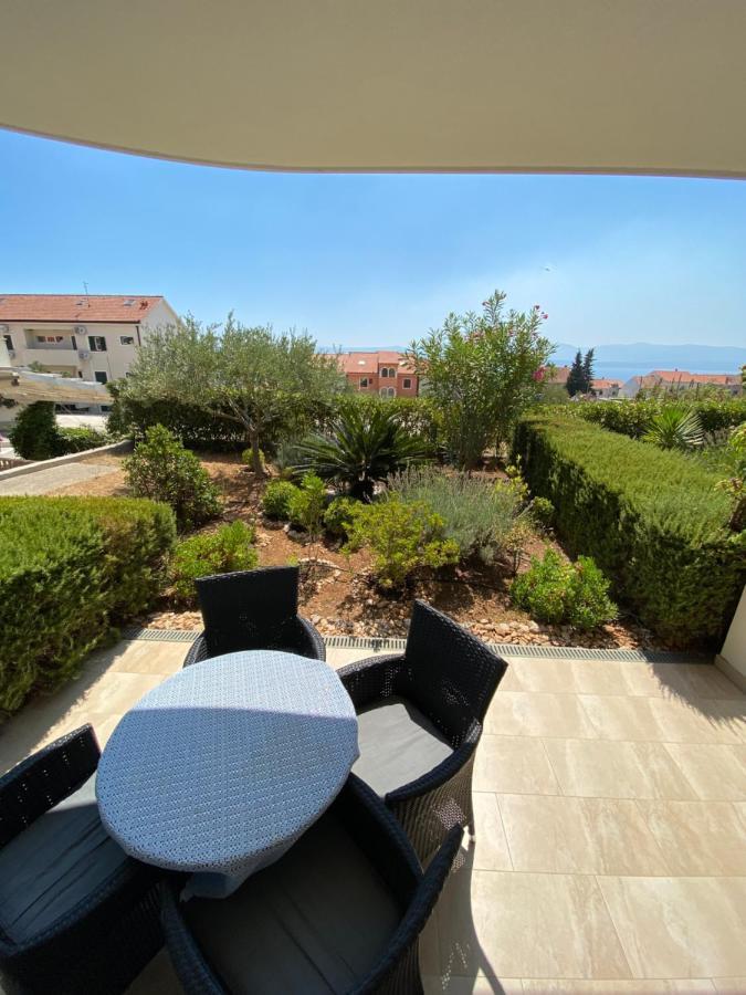 Apartments Lovely Croatia Бол Екстер'єр фото