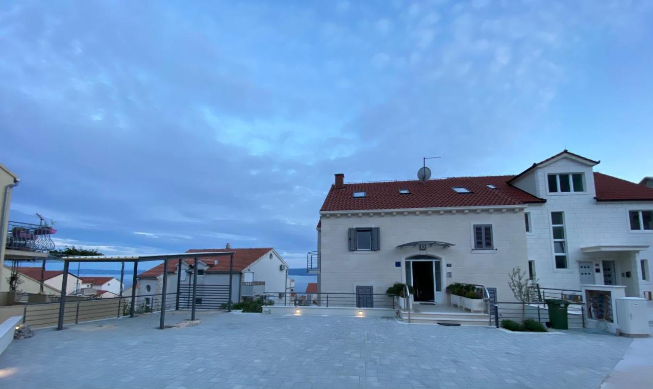 Apartments Lovely Croatia Бол Екстер'єр фото