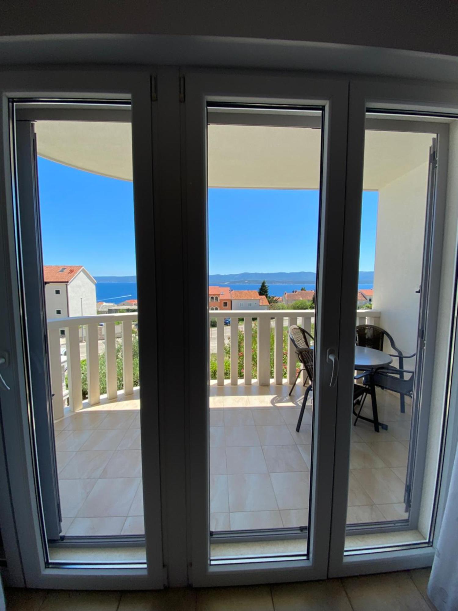 Apartments Lovely Croatia Бол Екстер'єр фото