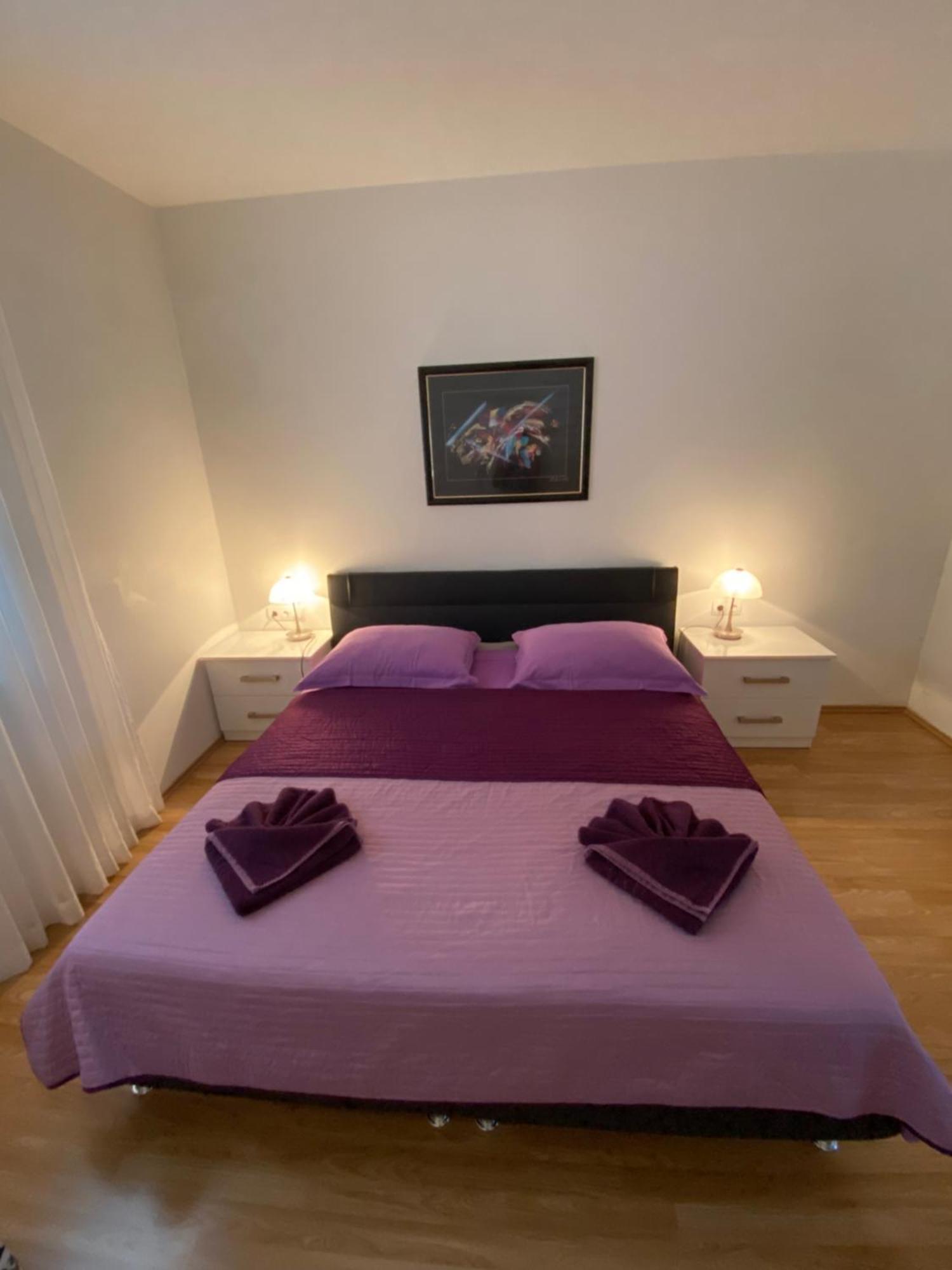 Apartments Lovely Croatia Бол Екстер'єр фото