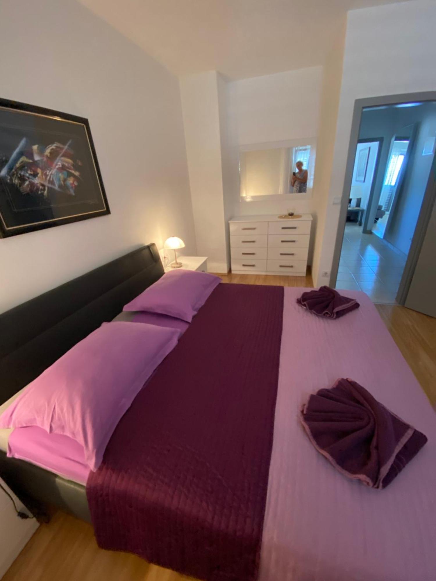 Apartments Lovely Croatia Бол Екстер'єр фото