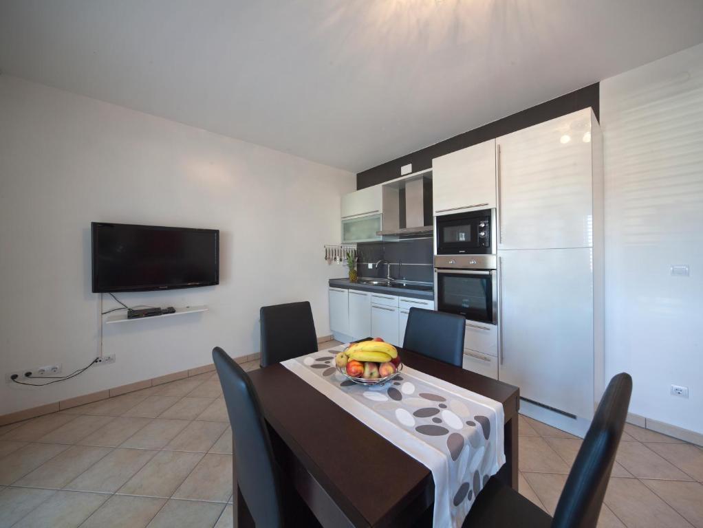 Apartments Lovely Croatia Бол Екстер'єр фото